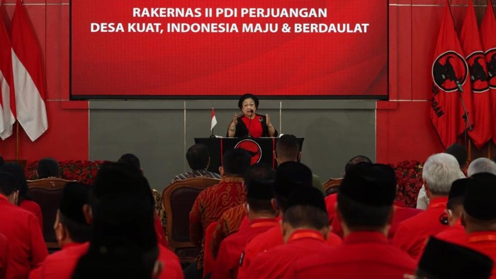 1 Ketua Umum PDIP Megawati Soekarnoputri memberikan arahan serta membuka Rakernas II PDIP di Jakarta, Selasa (21/6/2022). Rakernas PDIP kali ini mengusung tema Desa Kuat, Indonesia Maju dan Berdaulat.