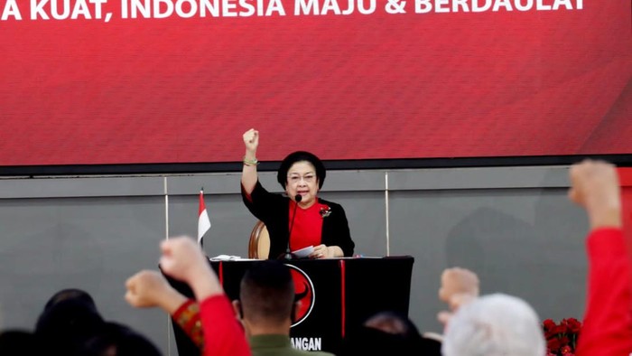 Megawati Soekarnoputri saat memberikan pidato di Rakernas II PDIP.