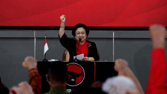 Megawati Soekarnoputri di Rakernas PDIP 2022 Ketum PDIP Megawati Soekarnoputri memberi sambutan di Rakernas II PDIP, Sekolah Partai PDIP, Lenteng Agung, Jakarta Selatan, Selasa (21/6/2022).