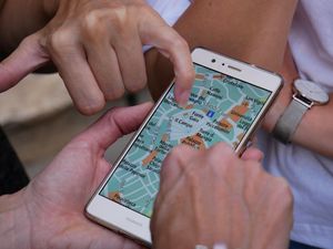Cara Melacak Lokasi Seseorang Hanya Lewat Nomor HP