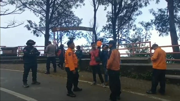 pencarian wisatawan hilang di gunung bromo