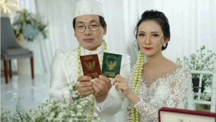 Pernikahan viral di media sosial menikah dengan Lee Minho.