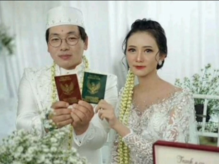 Pernikahan viral di media sosial menikah dengan Lee Minho.