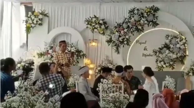 Pernikahan viral di media sosial menikah dengan Lee Minho.