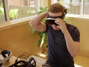 Bos Facebook Diejek AI Buatan Perusahaan Sendiri