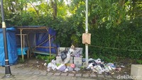 Kepala Dinas Lingkungan Hidup (DLH) Magelang, Sarifudin mengatakan pihaknya sudah sejak Januari 2022 menutup TPA Pasuruhan. Sejak saat itu hanya sampah residu yang boleh masuk, sedangkan organik tidak diperkenankan masuk karena TPA Pasuruhan sudah overkapasitas. Pengadaan tempat sampah di Borobudur pun dinilai menjadi petugas soal sampah.