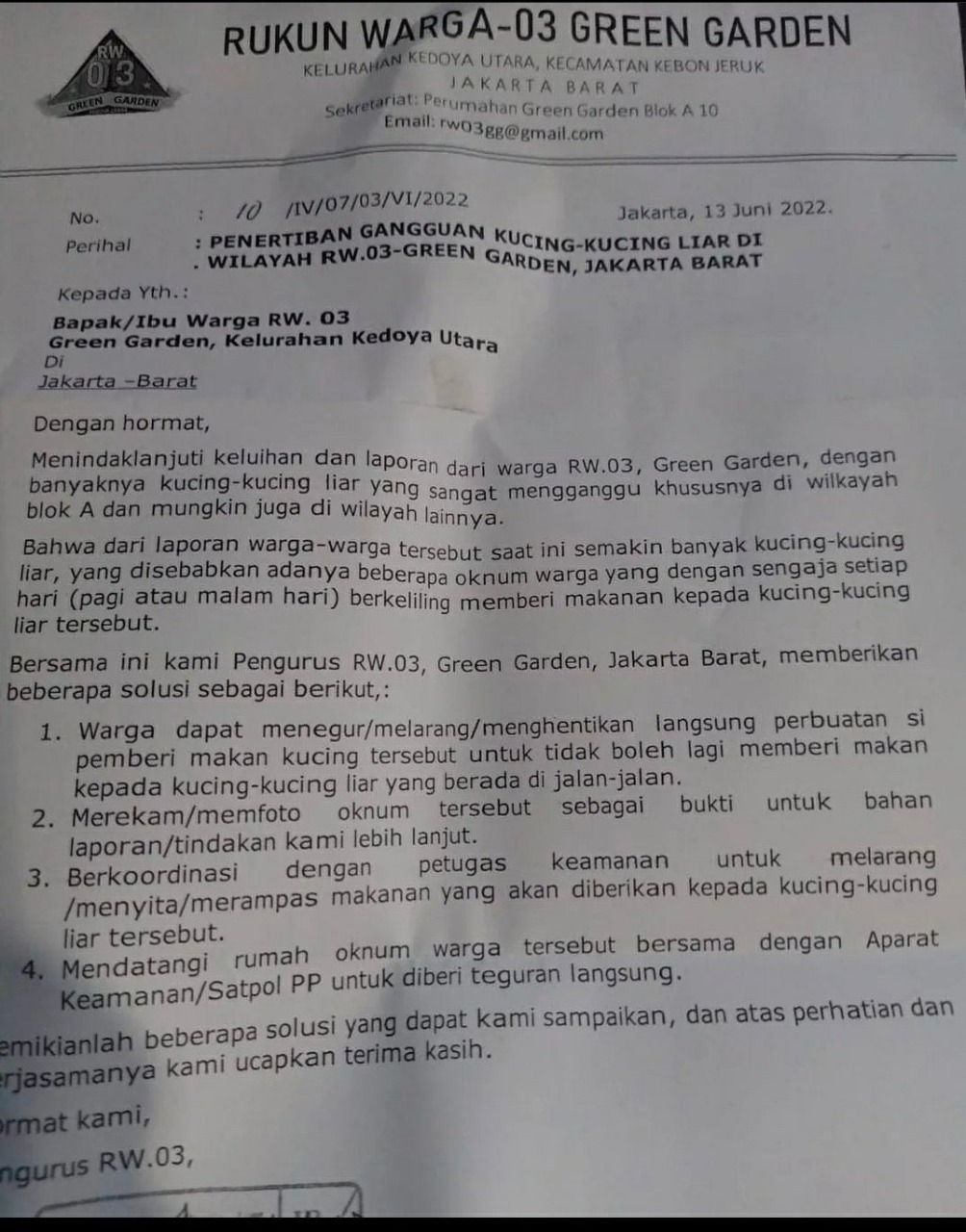 Surat edaran larangan memberi makan kucing liar di Jakbar