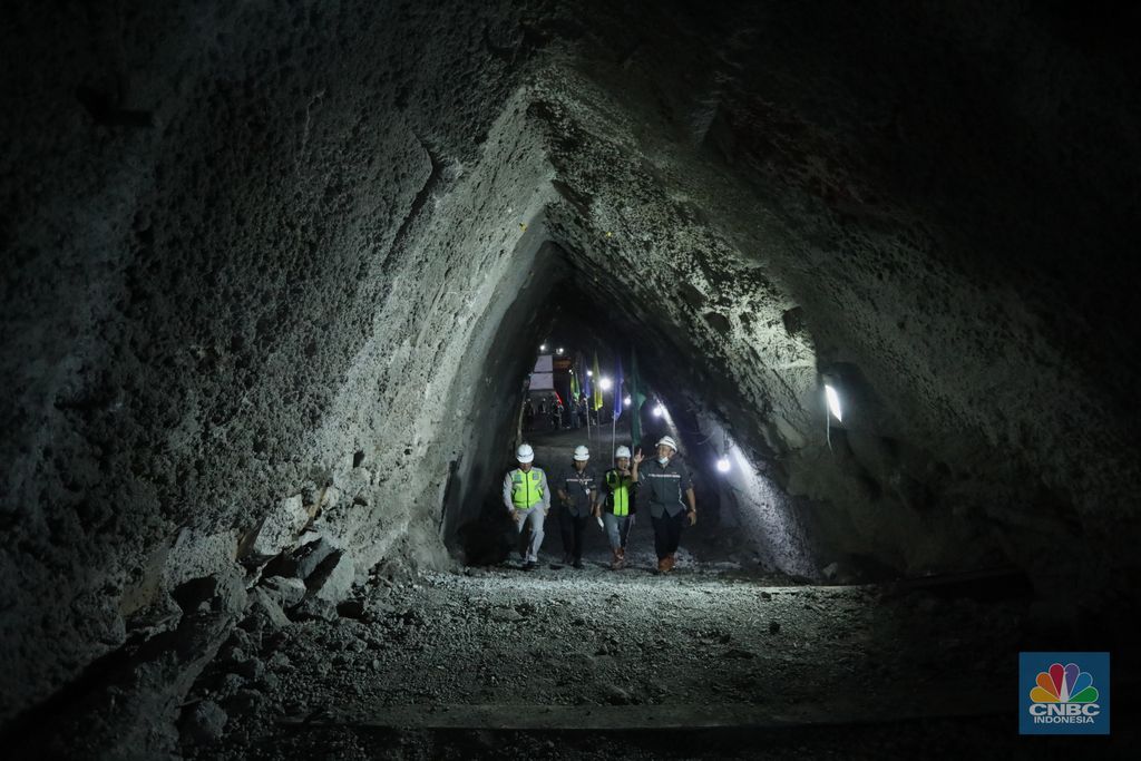 Terowongan Kereta Cepat KCIC (CNBC Indonesia/Tri Susilo)