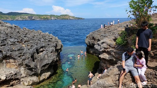 Tur ke Nusa Penida