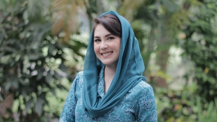 Arumi Bachsin.
