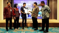 Akad massal dihadiri oleh Direktur Sales & Distribution BSI Anton Sukarna, Deputi Komisioner Bidang Pemanfaatan Dana BP Tapera Ariev Baginda Siregar, SEVP Consumer Banking BSI Wawan Setiawan, Branch Manager Bekasi 2 BSI Lisca Adhia Yuliasari, dan perwakilan Nasabah BSI Aji Saryono.