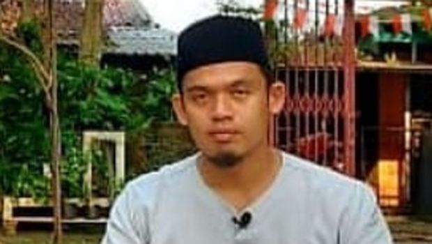 Buya Arrazy Hasyim tengah menjadi pemberitaan setelah anaknya meninggal tertembak. Siapa Buya Arrazy?