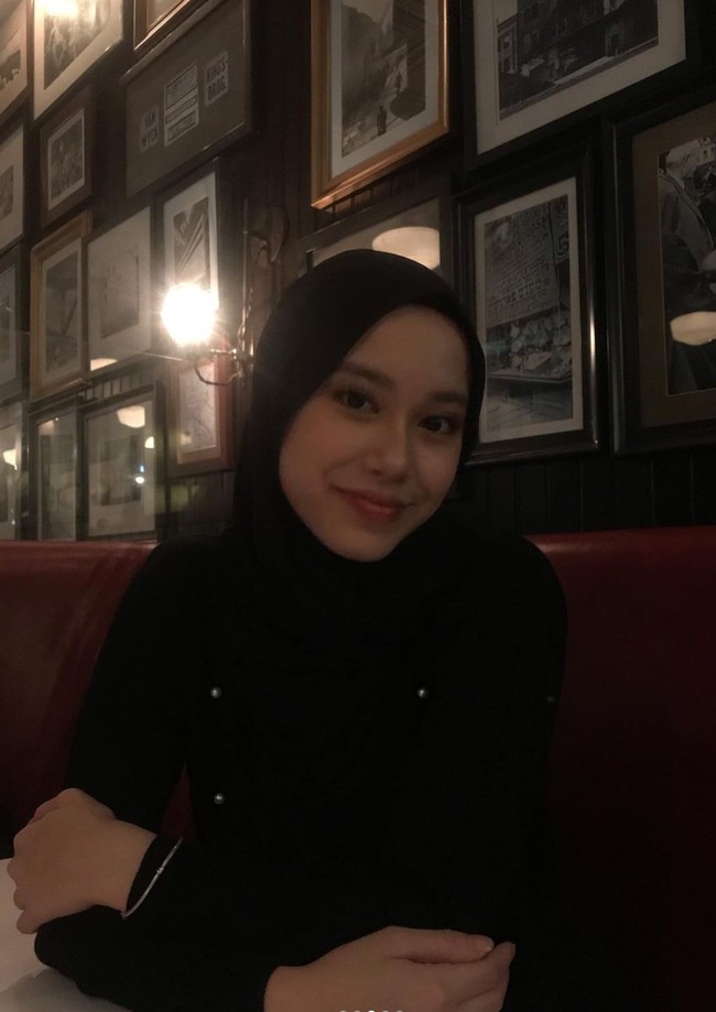 Sebenarnya Chiara sendiri memiliki akun Instagram pribadi, hanya saja dirinya kurang aktif di sana. Ia tampak jarang mengunggah foto-fotonya ke Instagram. Foto: Instagram/@queency.alycia