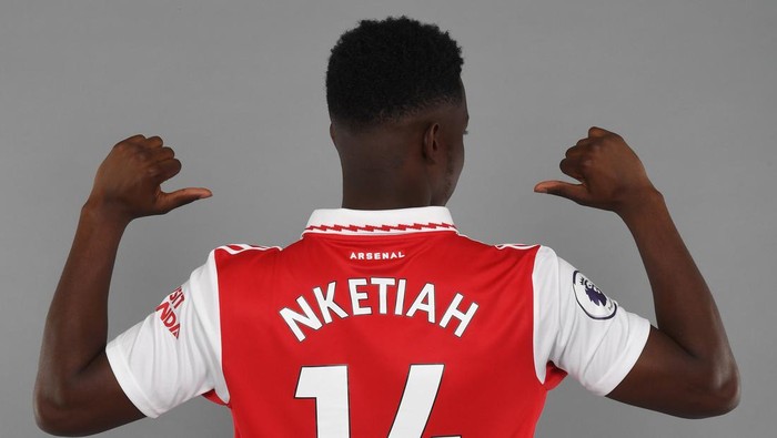 ST ALBANS, ENGLAND - JUNE 18: Eddie Nketiah signs a new contract with Arsenal and has a new shirt number at the Arsenal Training Ground at London Colney on June 18, 2022 in St Albans, England. (Photo by David Price/Arsenal FC via Getty Images)