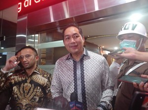 Eks Mendag Lutfi Usai Diperiksa Kejagung: Silakan Tanya Penyidik