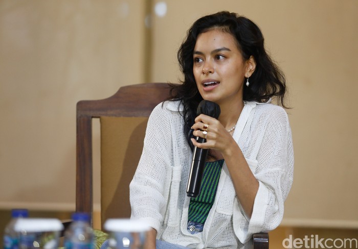 Eva Celia menghadiri konferensi pers Indra Lesmana Legacy Concert & Tour digelar Selasa (21/6/2022) di Hotel Dharmawangsa, Jakarta Selatan.