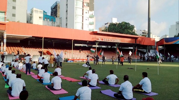 Massa menyerang perayaan Hari Yoga Internasional yang diselenggarakan Komisi Tinggi India di Maldives. Polisi menyebut 6 orang ditangkap terkait insiden itu.