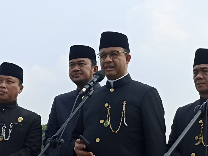 Gubernur Anies Baswedan pimpin upacara HUT Jakarta ke-495
