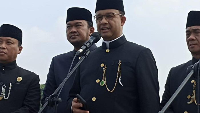 Gubernur Anies Baswedan pimpin upacara HUT Jakarta ke-495