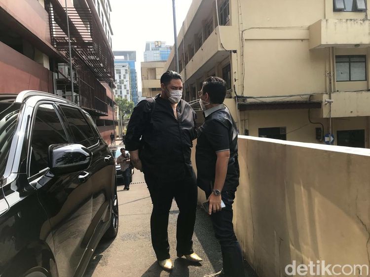 Ivan Gunawan Serba Hitam Kembali ke Bareskrim Terkait DNA Pro