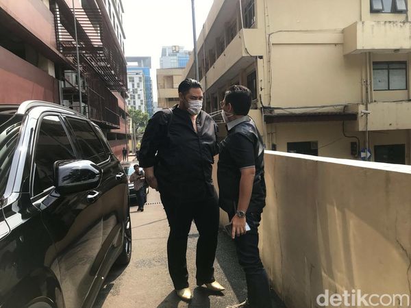 Ivan Gunawan Serba Hitam Kembali ke Bareskrim Terkait DNA Pro