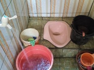 Masih Cuci Piring di Kamar Mandi? Fakta Ini Perlu Kamu Tahu