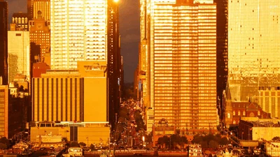 Kala New York Menjelma Bak Kota Emas