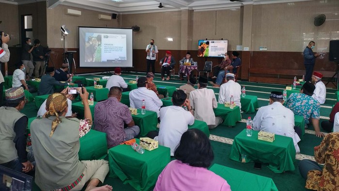 Sudin KPKP Pemkot Jaksel bersama DPD LDII Jaksel gelar sosialisasi penyelenggaraan kurban yang aman. Hal ini seiring maraknya penyakit kuku dan mulut (PMK).