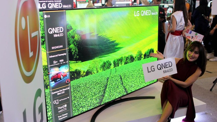 LG Electronics Kenalkan TV Premium di Hajatan Jakarta PT. LG Electronics Indonesia resmi memasarkan varian terbesar salahsatu TV premium miliknya, LG QNED Mini LED TV. Hajatan terbesar tahunan Jakarta, Jakarta Fair 2022, dipilih sebagai panggung perdana TV berbentang layar 86 inci yang membawa kolaborasi dua teknologi tercanggih LG saat ini dalam pengembangan LCD TV yaitu Quantum Dot NanoCell dan Mini LED.