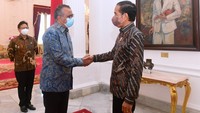 Keterangan mengenai pertemuan Jokowi dan Tedros itu disampaikan oleh Menlu Retno LP Marsudi dalam video di akun YouTube Sekretariat Presiden, Selasa (21/6/2022). Menurut Retno, Tedros menyampaikan apresiasi terhadap capaian Indonesia dalam mengatasi COVID-19. Selain itu, Tedros dan Jokowi berbincang mengenai masalah vaksinasi.