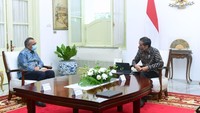 Dalam kesempatan itu, Tedros menyampaikan kepada Jokowi mengenai pandemi COVID-19 yang belum berakhir. WHO saat ini terus memantau munculnya varian baru. Hal lain yang dibahas dalam pertemuan Jokowi dan Tedros adalah sistem preliminary health care. Pertemuan Jokowi dan Tedros disebut berlangsung sangat baik.