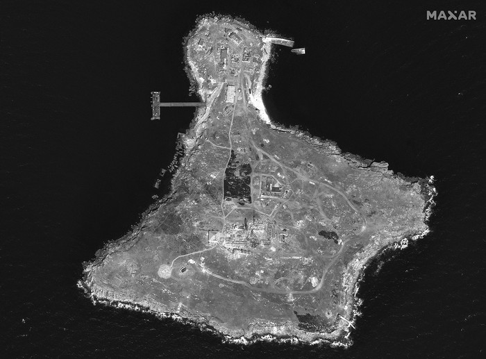 Melihat Pulau Ular Ukraina yang Jadi Incaran Rusia Sejak awal invasi Rusia ke Ukraina, Pulau Ular menjadi lokasi penting yang terus disebut-sebut. Pulau itu diincar Rusia. Begini kondisi pulau tersebut.