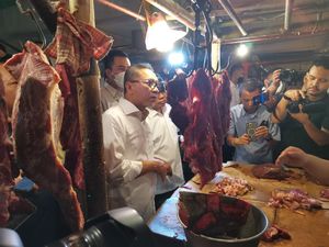 Di Depan Zulhas Pedagang Ngeluh: Harga Daging Sapi Mahal!