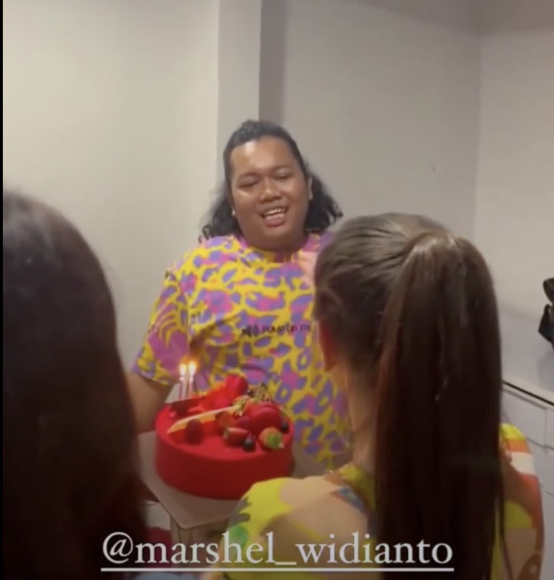 Momen mesra Celine Evangelista dan Marshel Widianto Kulineran