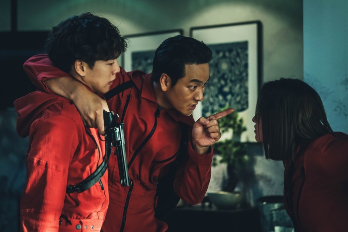 Money Heist: Korea - Joint Economic Area Money Heist Korea: JEA (L to R) Lee Hyun-woo as Rio, Kim Ji-hun as Denver and Lee Won-jong as Moscow in episode #Β 1 of Money Heist Korea: JEA. Cr. Jung Jaegu/Netflix Β© 2021
