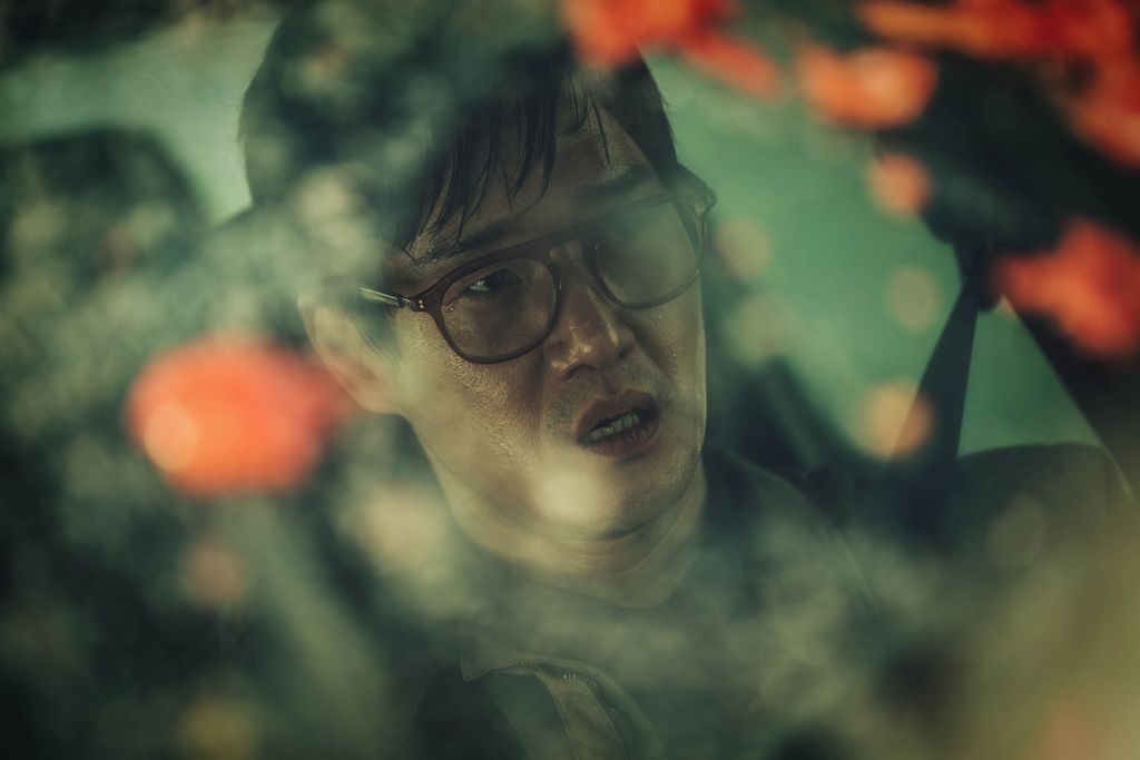 Money Heist Korea: JEA (L to R) Lee Hyun-woo as Rio, Kim Ji-hun as Denver and Lee Won-jong as Moscow in episode # 1 of Money Heist Korea: JEA. Cr. Jung Jaegu/Netflix © 2021