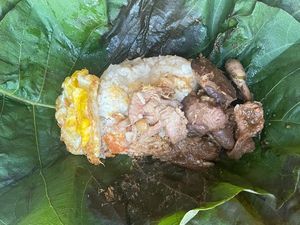 Hiii...Gubernur Khofifah Pamer Sarapan Nasi Pocong-Selipkan Cerita Mistis