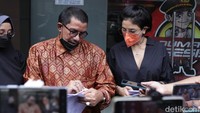 Sebelumnya diketahui Nikita Mirzani dijemput paksa oleh Polresta Serang Kota atas laporan pencemaran nama baik Dito Mahendra. Pool/ Palevi S/detikFoto
