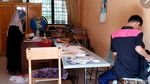 Momen Vendor Ambil Meja-Kursi Sekolah Gegara Disdik Riau Belum Bayar