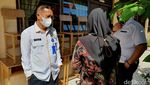 Momen Vendor Ambil Meja-Kursi Sekolah Gegara Disdik Riau Belum Bayar