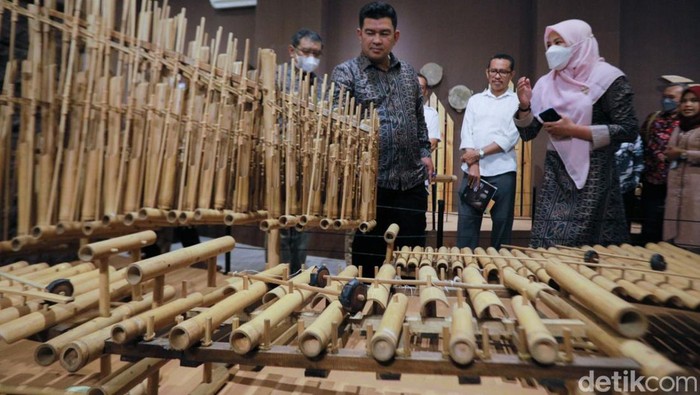 Pameran alat musik tradisional di Banda Aceh