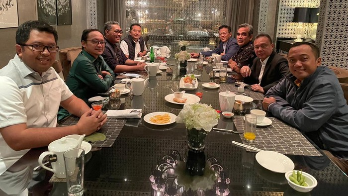 PKB kembali bertemu dengan Partai Gerindra usai pertemuan akhir pekan lalu. Dalam pertemuan kali ini, duet Ketum Gerindra Prabowo Subianto dan Ketum PKB Muhaimin Iskandar (Cak Imin) menjadi pembahasan.