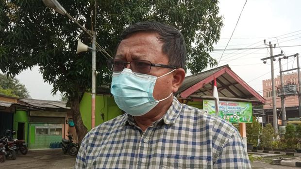 Polisi olah tKP pengeroyokan yang tewaskan pria di depan kantor RW di Tambun Selatan, Kabupaten Bekasi