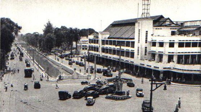 Hari ini 22 Juni diperingati sebagai HUT DKI Jakarta. Memasuki usia ke 495 tahun, yuk nostalgia dengan potret Jakarta tempo dulu, Rabu, 22/6/2022