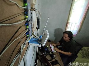 Kisah Sukses Pemuda Kulon Progo, Tetap di Rumah Bisa Kelola Server Singapura