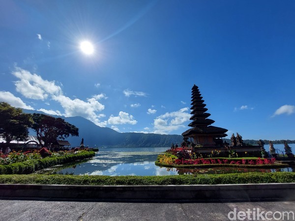 Sejarahnya, Pura Ulun Danu Beratan dibangun pada tahun 1634 oleh I Gusti Agung Putu. Fungsinya sebagai tempat pemujaan Tri Murti (Brahma, Wisnu, dan Siwa). Sejarahnya, Pura Ulun Danu Beratan dibangun pada tahun 1634 oleh I Gusti Agung Putu. Fungsinya sebagai tempat pemujaan Tri Murti (Brahma, Wisnu, dan Siwa).