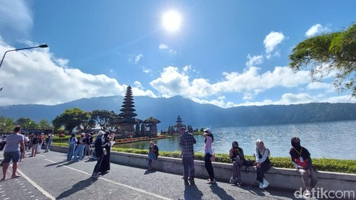 Pura Ulun Danu di Tabanan, Bali
