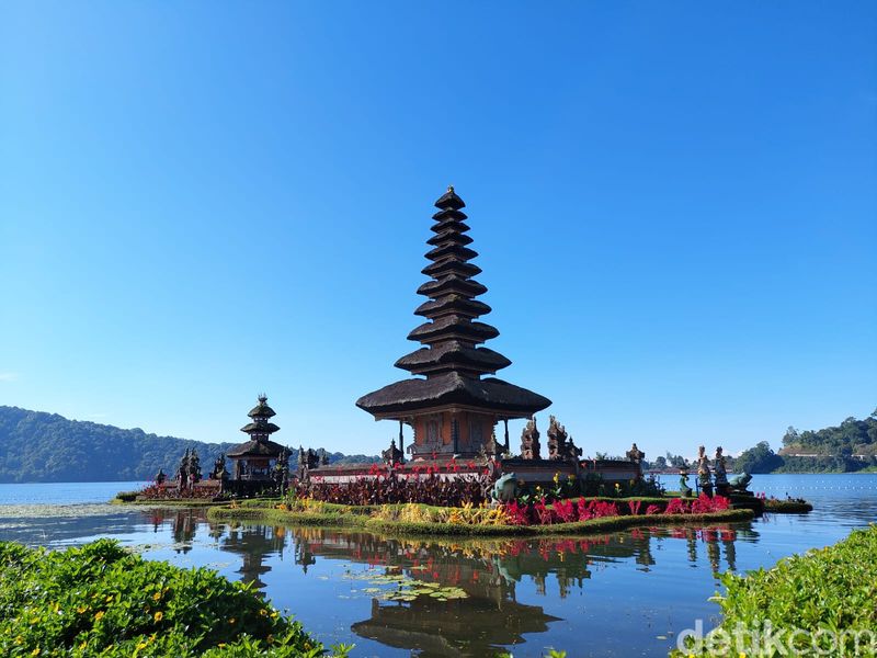 Pura Ulun Danu di Tabanan, Bali