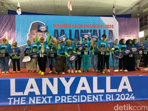 Sekelompok Relawan di Padang Deklarasi La Nyalla Capres 2024