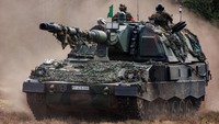 Panzerhaubitze 2.000 adalah beberapa senjata artileri paling kuat dalam persediaan militer Jerman. Howitzer dapat mencapai target yang terletak hingga 40 kilometer jauhnya.